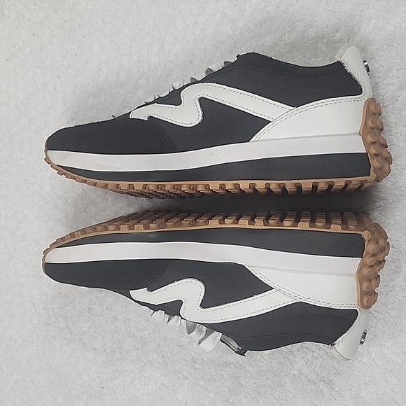 Steve Madden Campo Retro Jogger Sneaker - Picture 12 of 16